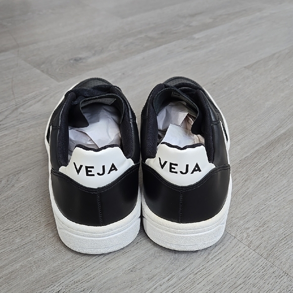 Veja Black and White Leather Sneakers with V Logo - Picture 2 of 11